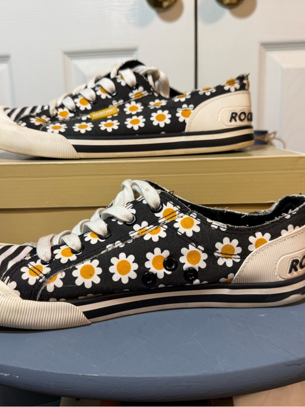 Rocket Dog Black Canvas Sneakers with White & Yellow Daisy Print 10 - Picture 3 of 7